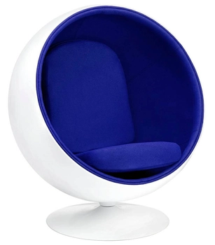 Salonowy fotel stojący Ball z niebieską poduszką biały